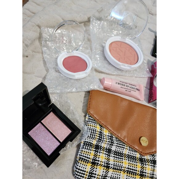 New Makeup Beauty Lot Powder, Concealer, Blush, Brushes, Eye, Primer with Bag - Picture 2 of 7